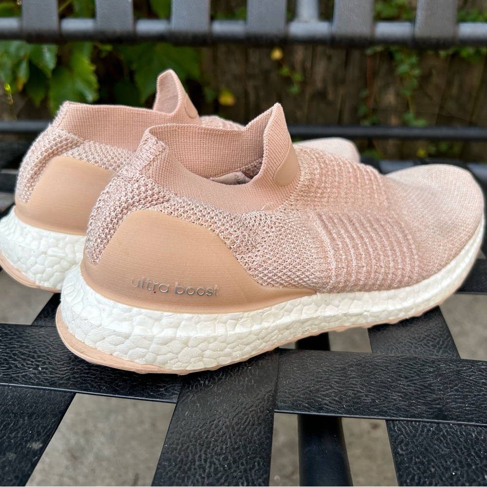 Running Shoes Continental